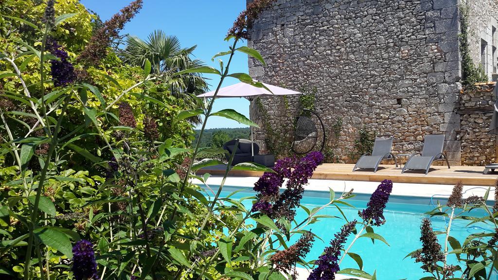 Le Grand Cedre Bed & Breakfast Lolme Exterior photo